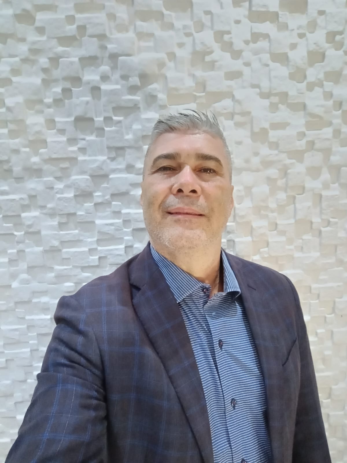 Retrato de Alci Cerqueira, psicólogo clínico